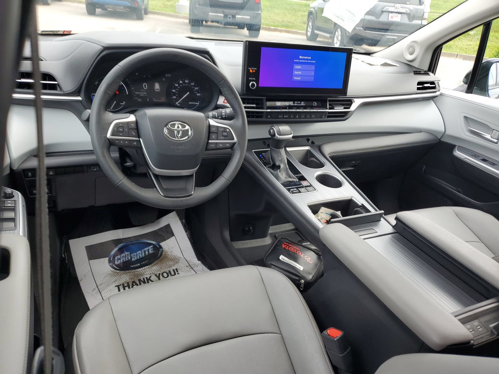 Certified 2025 Toyota Sienna XLE w/ XLE Plus Package AWD/4WD image 8
