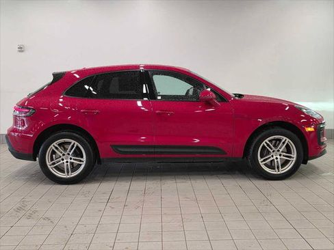 Used 2025 Porsche Macan AWD/4WD image 6