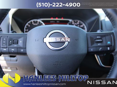 Used 2025 Nissan Rogue SV FWD image 28