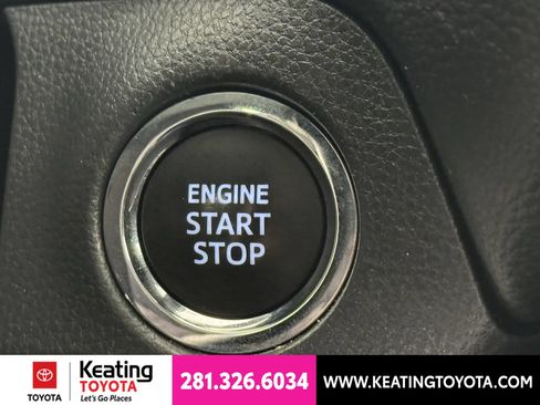 Used 2025 Toyota RAV4 XLE AWD/4WD image 29