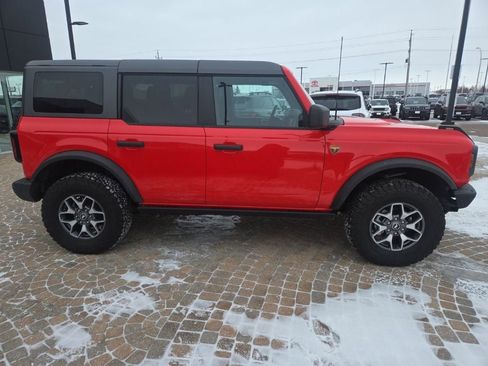 Used 2024 Ford Bronco Badlands image 4