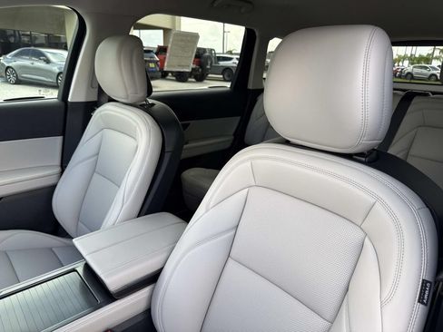 New 2026 Lincoln Nautilus Premier AWD/4WD image 21