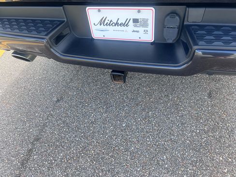 Used 2019 RAM 1500 Limited AWD/4WD image 9