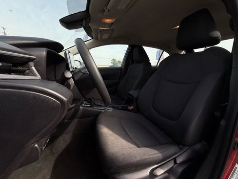Used 2021 Toyota Corolla LE image 19