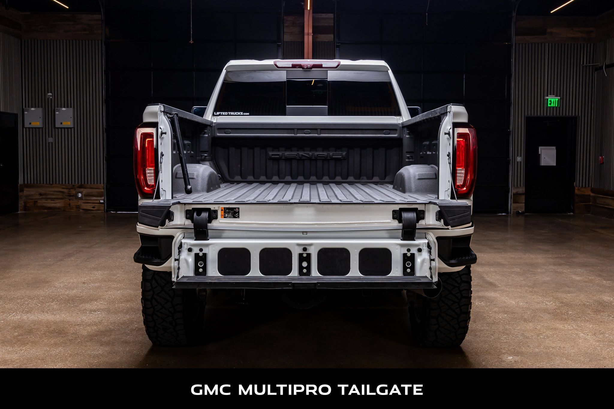 Used 2021 GMC Sierra 2500 Denali w/ Denali Ultimate Package AWD/4WD image 8