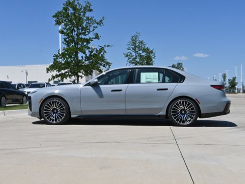 New 2026 BMW 740i xDrive AWD/4WD image 6