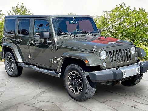 Used 2015 Jeep Wrangler Unlimited Sahara w/ Connectivity Group image 3