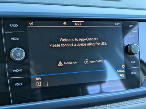 Used 2024 Volkswagen Taos SE image 27