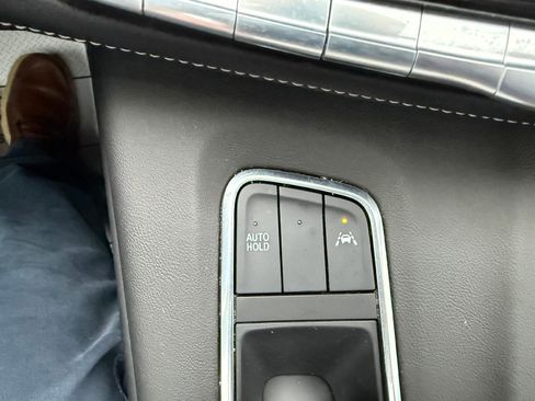 Certified 2021 Cadillac Escalade ESV Sport w/ Driver Assist Tech Package image 32