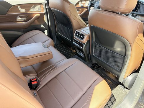 Used 2025 Mercedes-Benz GLS 450 4MATIC image 14