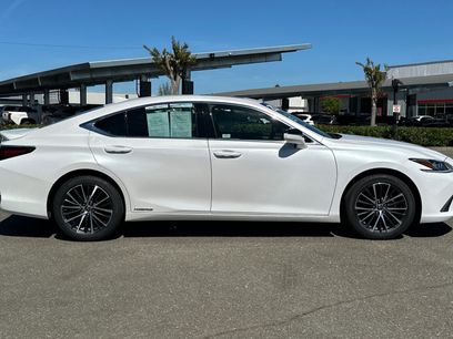 Certified 2022 Lexus ES 300h w/ Premium Package
