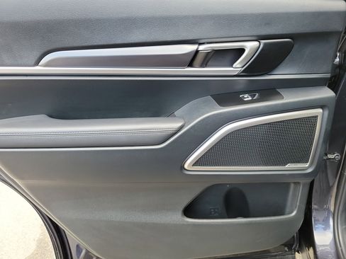 Used 2025 Kia Telluride S FWD image 30