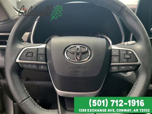 Used 2023 Toyota Highlander XLE FWD image 13