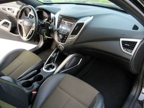 Used 2016 Hyundai Veloster w/ Option Group 02 FWD image 24