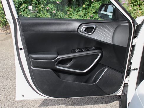 Used 2023 Kia Soul S image 14