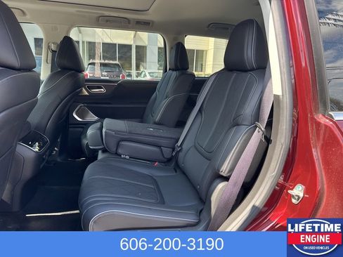Used 2025 INFINITI QX80 Sensory image 11