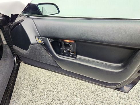 Used 1991 Chevrolet Corvette Convertible RWD image 25