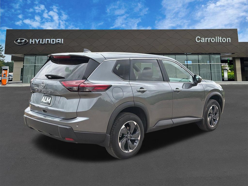 Used 2026 Nissan Rogue SV FWD image 5