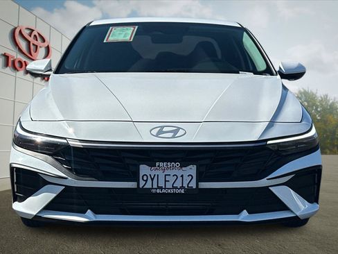 Used 2026 Hyundai Elantra SE FWD image 8
