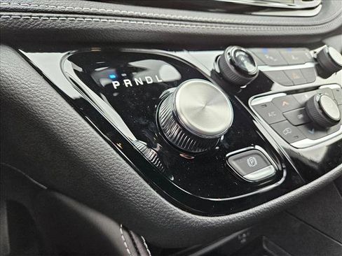 New 2026 Chrysler Pacifica Limited w/ S Appearance Package image 13