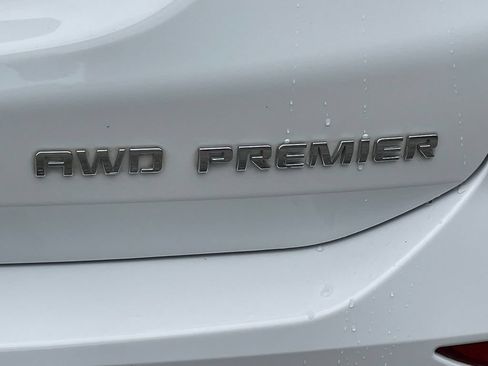 Certified 2022 Chevrolet Equinox Premier AWD/4WD image 17