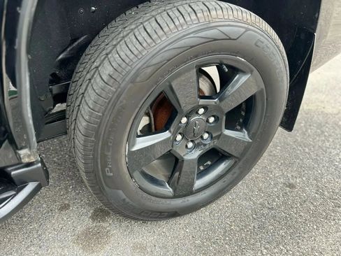 Used 2019 Chevrolet Tahoe LT w/ Luxury Package AWD/4WD image 11