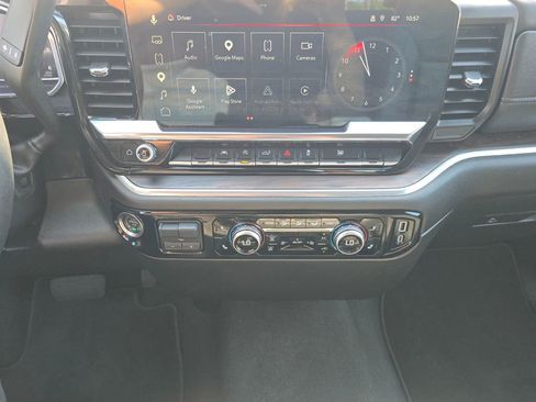 Used 2025 GMC Sierra 1500 SLT AWD/4WD image 17