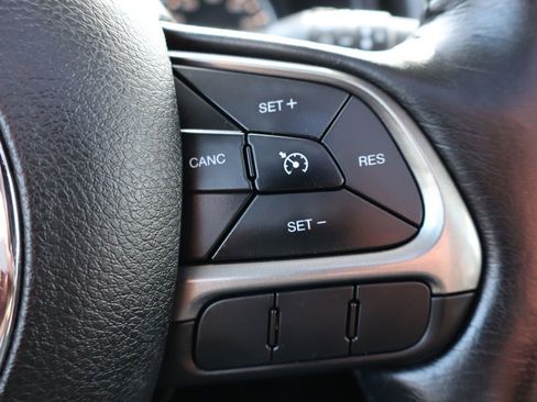 Used 2018 Jeep Renegade Limited w/ UConnect 8.4 Nav Group image 31