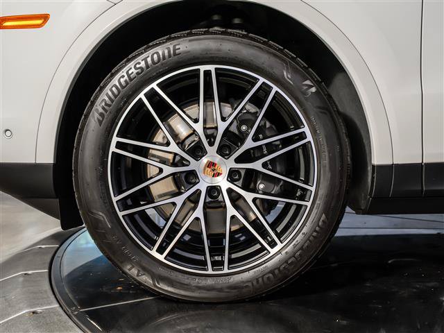 Certified 2025 Porsche Cayenne Coupe AWD/4WD image 14