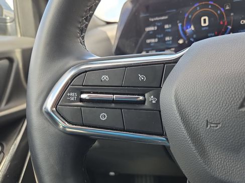 Used 2025 Chevrolet Equinox LT AWD/4WD image 21