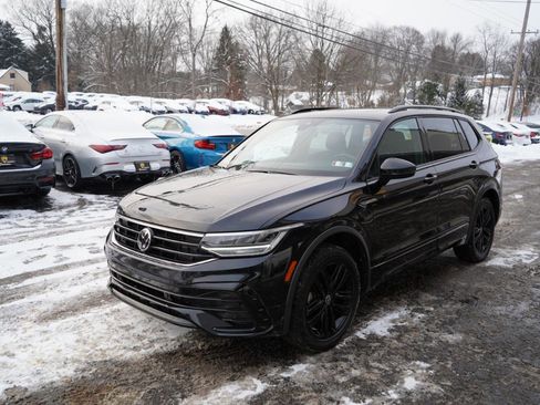 Used 2022 Volkswagen Tiguan SE R-Line image 12