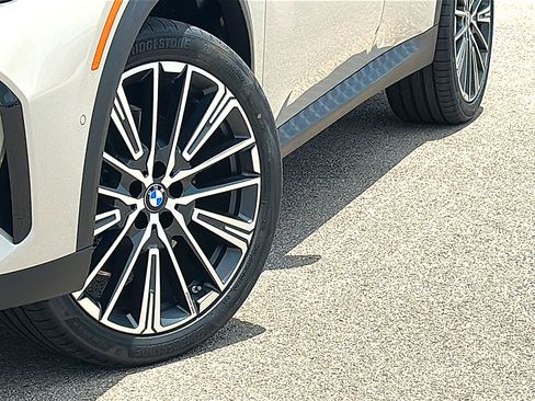 New 2026 BMW X2 xDrive28i w/ Technology Package AWD/4WD image 3