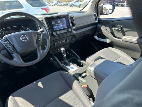 Used 2023 Nissan Frontier SV w/ Technology Package image 17