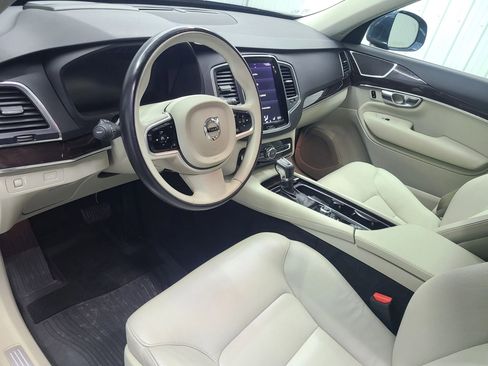 Used 2019 Volvo XC90 T6 Momentum w/ Advanced Package image 24