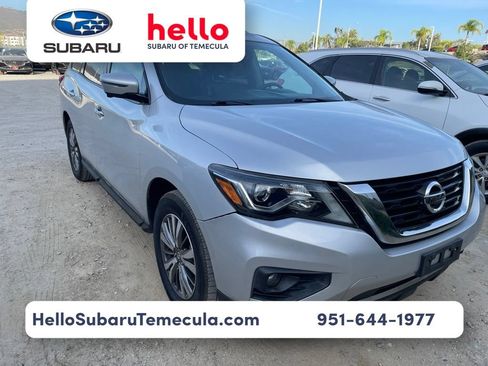 Used 2019 Nissan Pathfinder SL FWD image 1