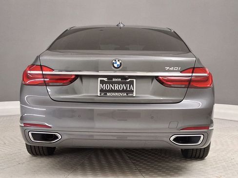 Used 2019 BMW 740i 740i w/ Cold Weather Package image 8
