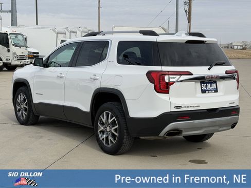 Certified 2023 GMC Acadia SLT w/ Technology Package AWD/4WD image 7