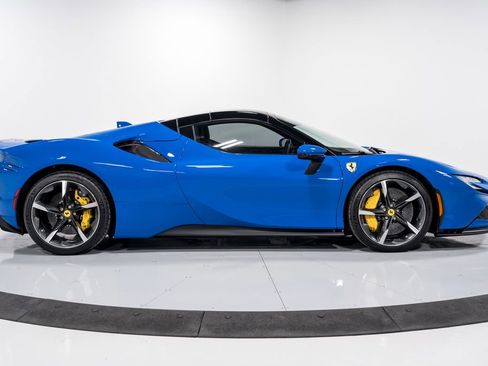Used 2024 Ferrari SF90 Spider image 34