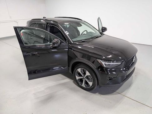 Used 2026 Volvo XC40 B5 Plus w/ Protection Package Premier AWD/4WD image 16