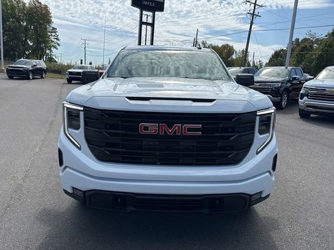 New 2026 GMC Sierra 1500 Elevation image 8