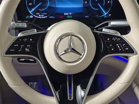 Used 2023 Mercedes-Benz EQS 580 4MATIC SUV image 29