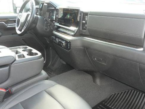 Used 2024 Chevrolet Silverado 2500 LT w/ Convenience Package AWD/4WD image 17