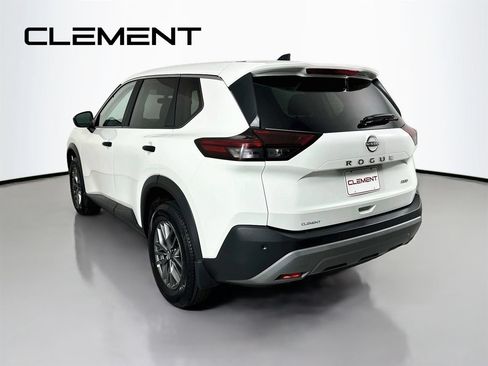 Used 2023 Nissan Rogue S AWD/4WD image 10