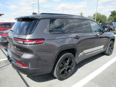 Used 2024 Jeep Grand Cherokee L Laredo image 4