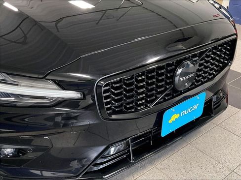 Used 2023 Volvo S60 B5 Plus AWD/4WD image 32