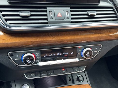 Used 2022 Audi Q5 2.0T Premium image 27