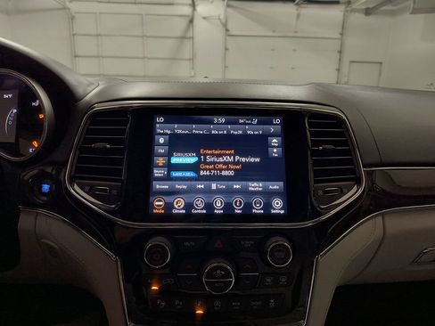 Used 2020 Jeep Grand Cherokee Summit AWD/4WD image 16