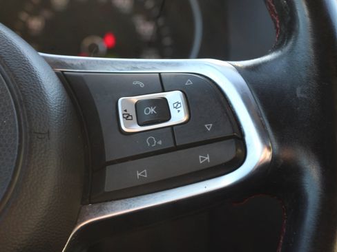 Used 2017 Volkswagen Jetta GLI FWD image 17