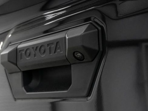 Used 2025 Toyota Tacoma TRD Off-Road AWD/4WD image 7
