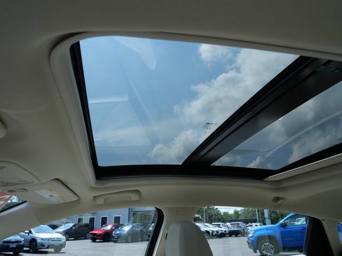 Used 2022 Chevrolet Malibu Premier FWD image 12